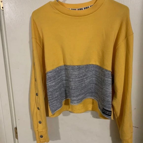 Victoria’s Secret Pink Cropped sweater - Picture 1 of 2